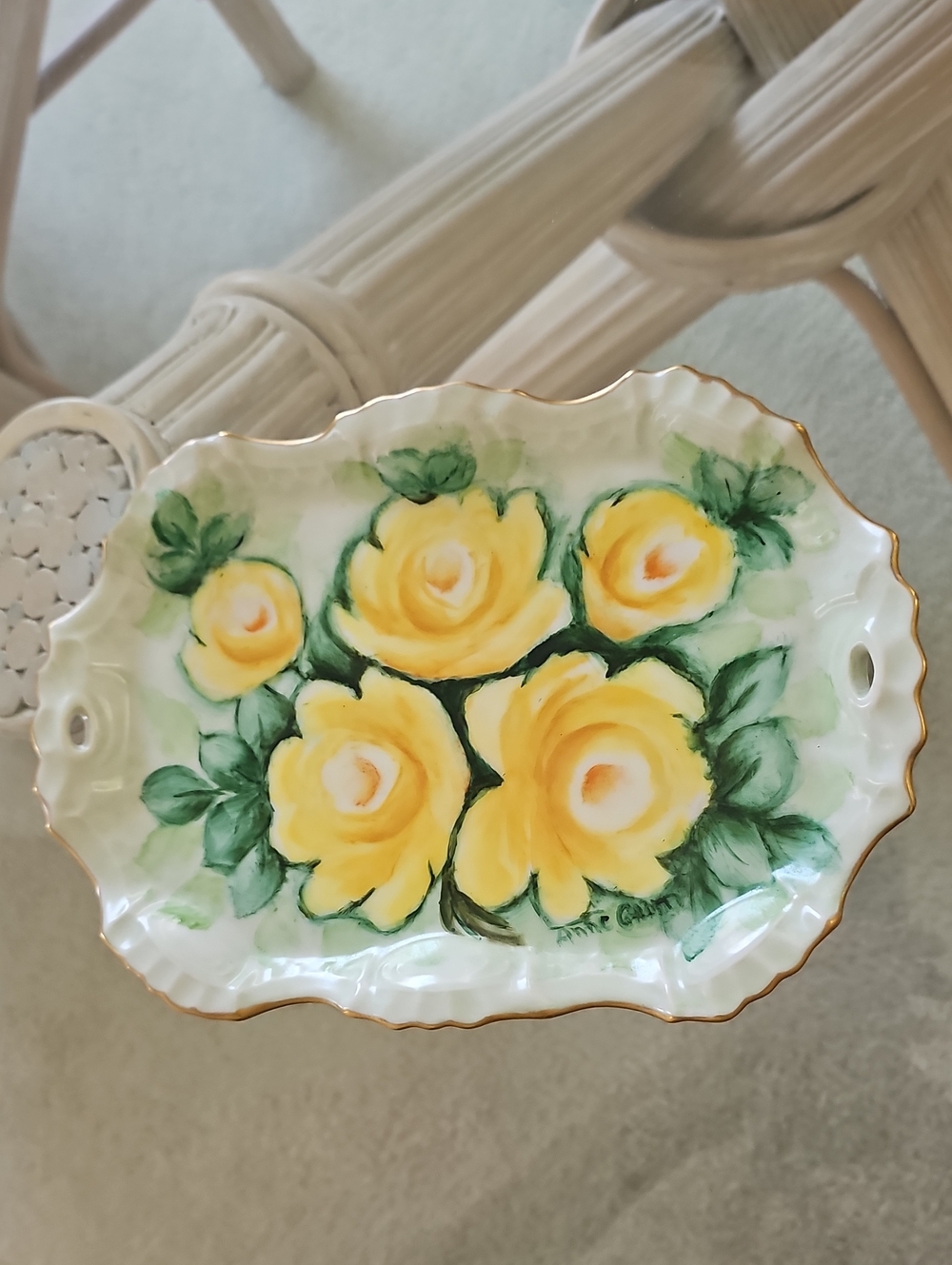Beautiful Vintage Hand-Painted Yellow Roses Porcelain Serving Tray/Platter - Picture 8 of 8